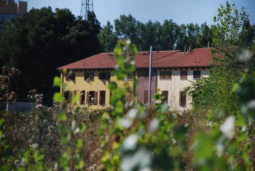 Appartamento Unico A Bologna Con 3 Camere E Parcheggio Gratuito — Photos 2