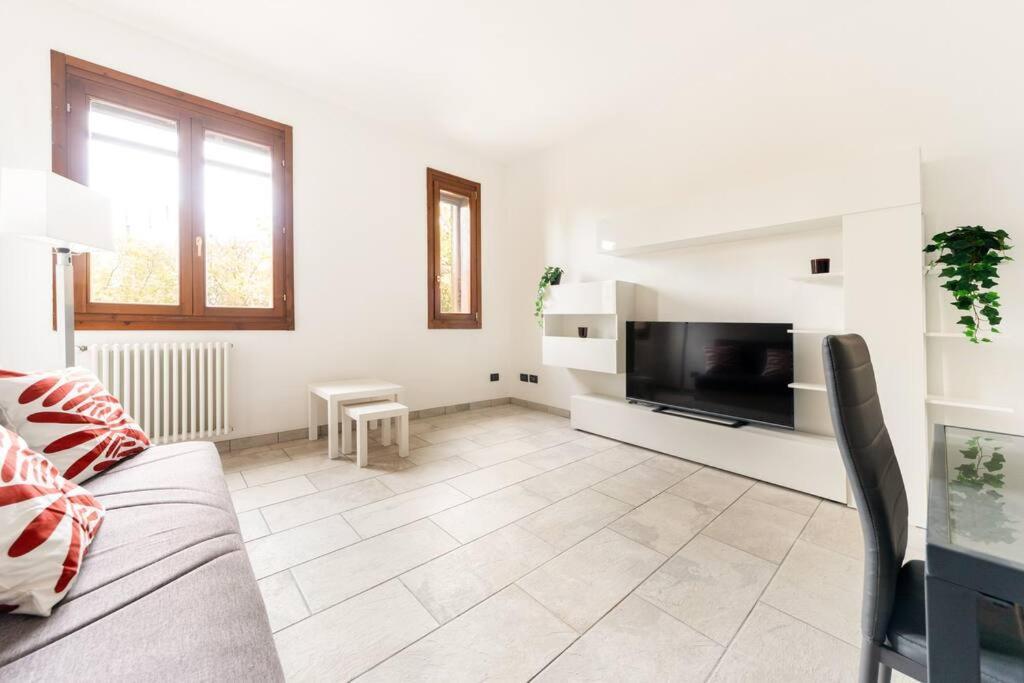 Appartamento Unico A Bologna Con 3 Camere E Parcheggio Gratuito — Photos 3